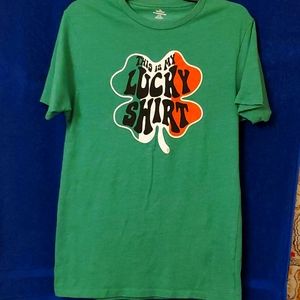 St.Patrick's Day  T-shirt.  Size 34-36 unisex Logo This is my Lucky Shirt.